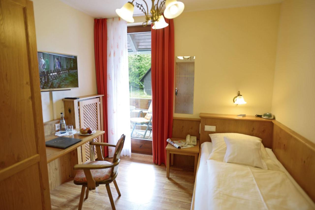Single Room,719427940:JPEG